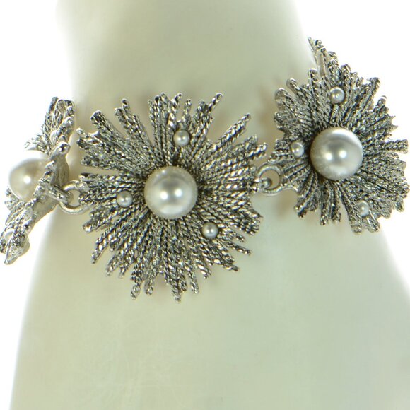 Oscar De La Renta Pearl Starburst Bracelet
